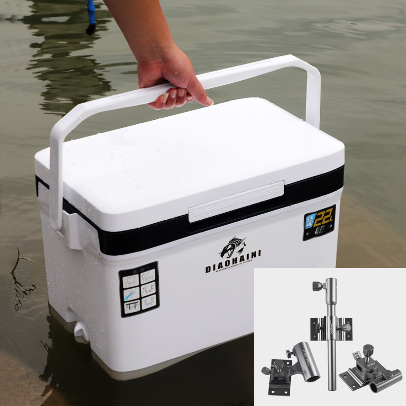 22L - SMALL FISHING BOX - BLACK AND WHITE (PLASTER) + THREE SETS OF GUNS